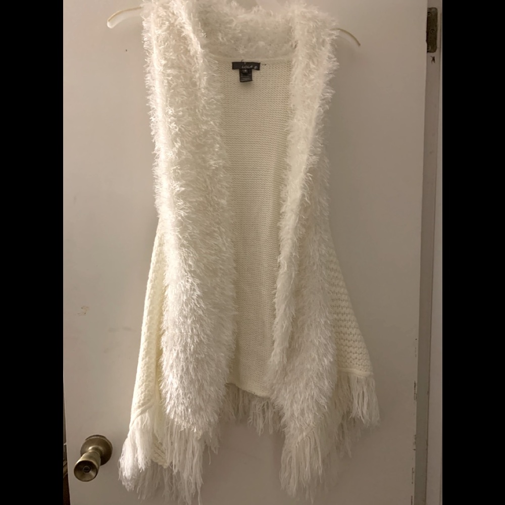 Beautiful white Sweater vest size  small